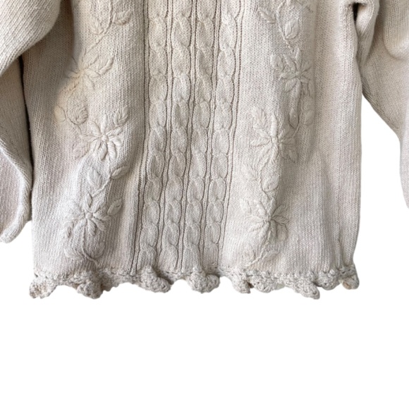 CELINA YANG fisherman knit sweater with lace cuff details & stitched floral Sz S - Picture 4 of 13